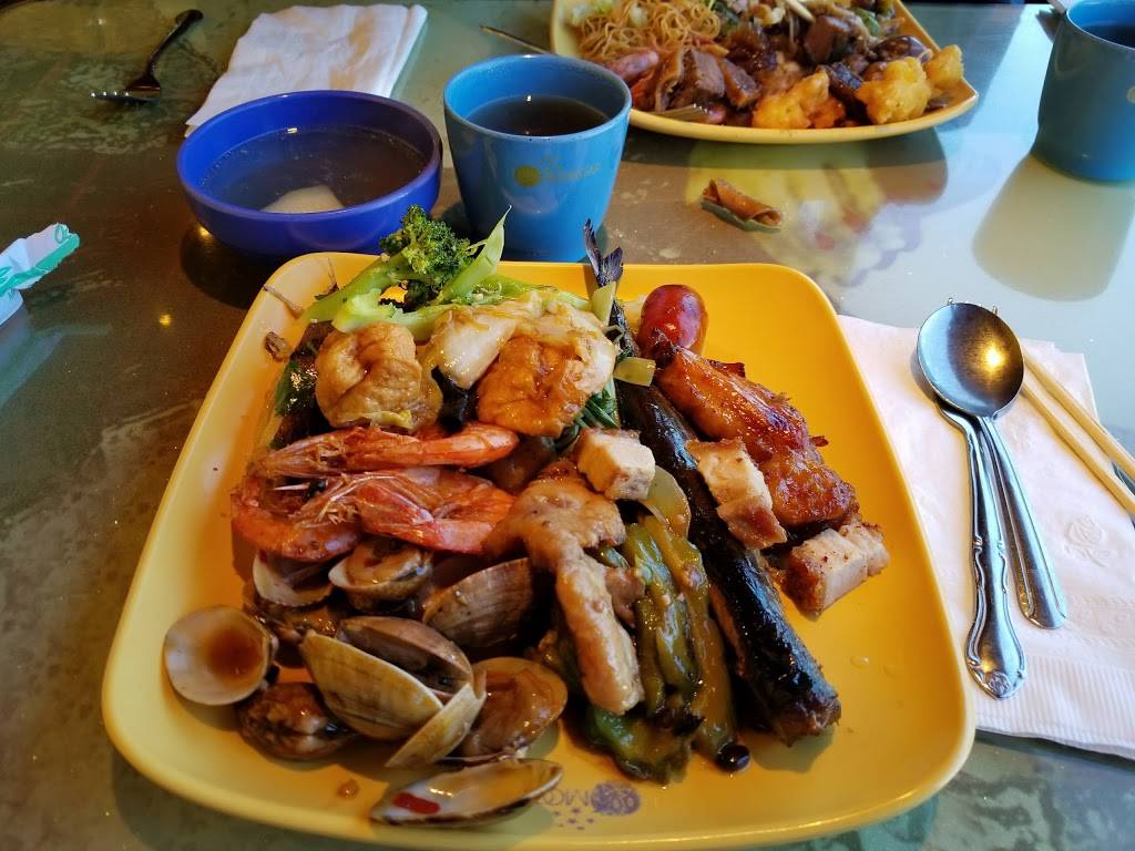 Moonstar | restaurant | 2613, 383 Gellert Blvd, Daly City, CA 94015, USA | 6509922888 OR +1 650-992-2888