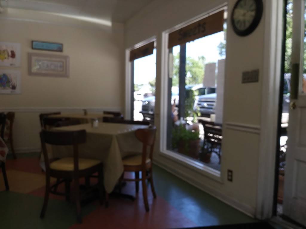 Boulevard Café | restaurant | 1201 Ocean Blvd, St Simons, GA 31522, USA | 9126342415 OR +1 912-634-2415