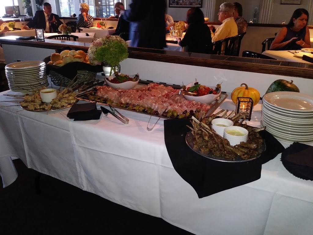 Molinaris | restaurant | 8900 Mentor Ave, Mentor, OH 44060, USA | 4409742750 OR +1 440-974-2750