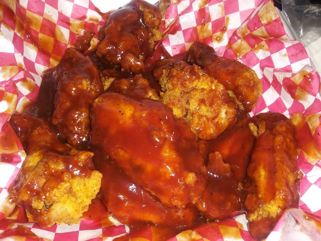 The Hungry Wolf BBQ | restaurant | 2211 Pacific Beach Dr, San Diego, CA 92109, USA | 8585814220 OR +1 858-581-4220