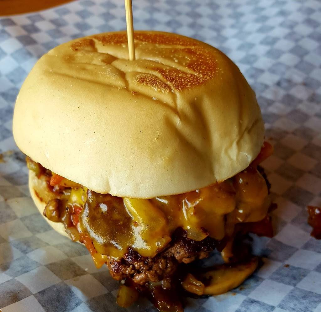 Burger Delight | restaurant | 100 Mearns Ave #1, Bowmanville, ON L1C 5M3, Canada | 9056236644 OR +1 905-623-6644