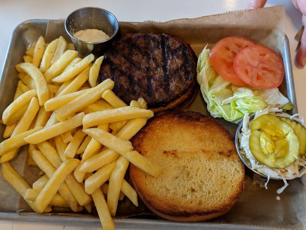 The Place 2 Be | restaurant | 615 Franklin Ave, Hartford, CT 06114, USA | 8609047891 OR +1 860-904-7891