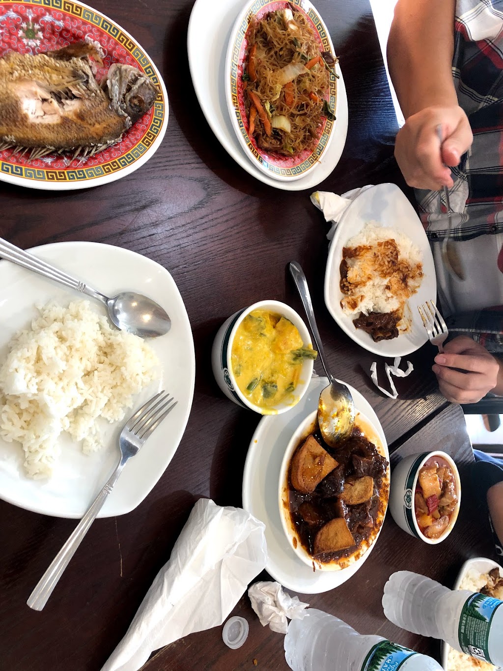 Minas Kitchenette | restaurant | 90-49 Springfield Blvd, Queens, NY 11428, USA | 7184652777 OR +1 718-465-2777