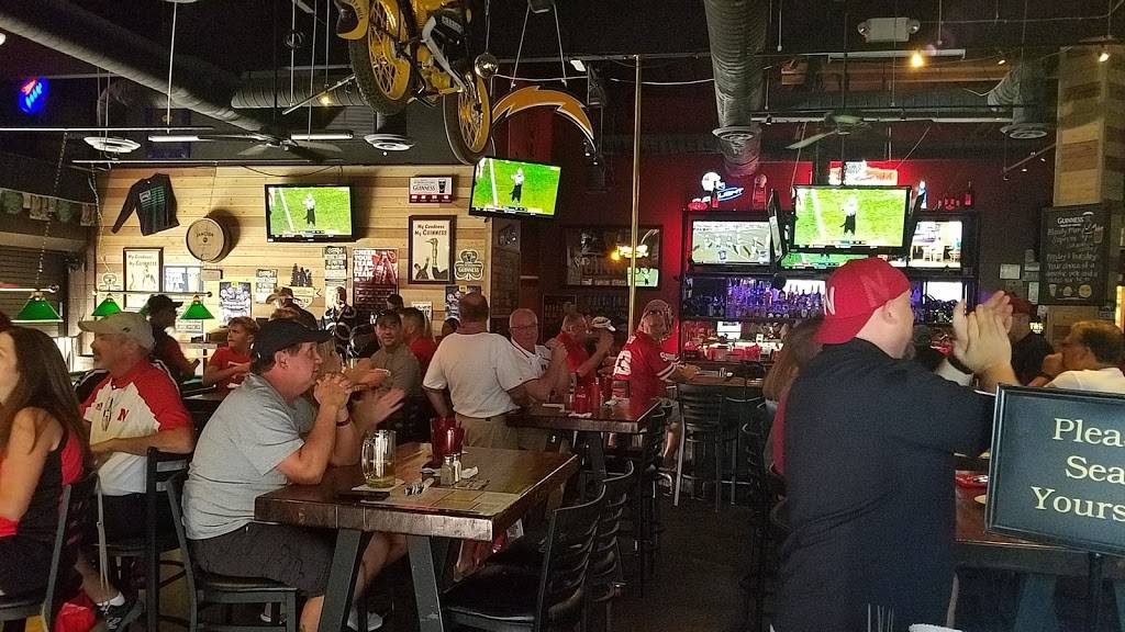 Connollys Sports Grill | night club | 2605 W Carefree Hwy, Phoenix, AZ 85085, USA | 6238795997 OR +1 623-879-5997