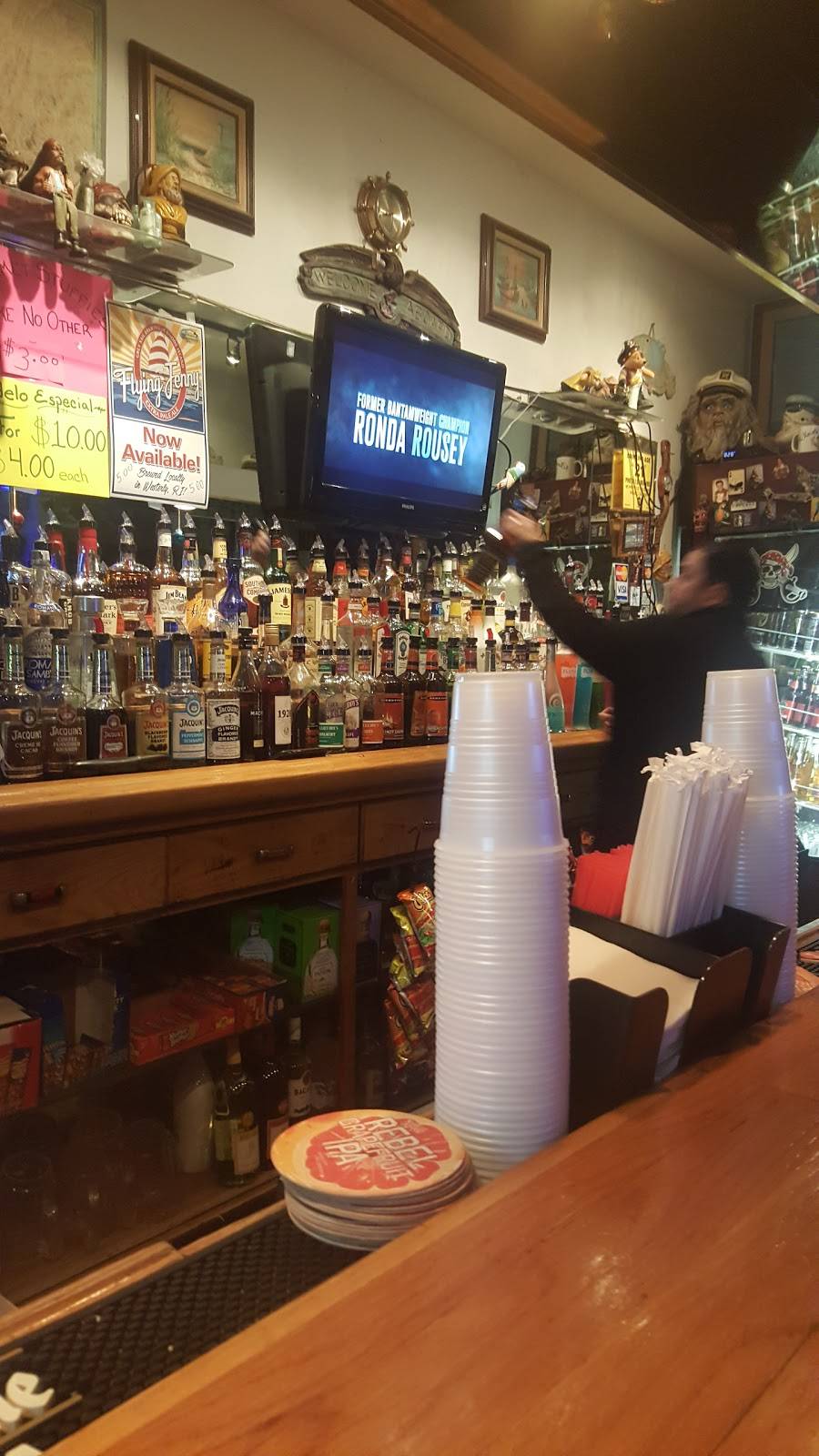 Captain Seaweeds Pub | restaurant | 162 Ives St, Providence, RI 02906, USA | 4014210309 OR +1 401-421-0309