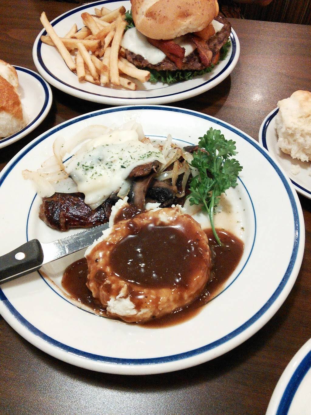 Bob Evans | restaurant | 7525 E E Washington St, Indianapolis, IN 46219, USA | 3173572266 OR +1 317-357-2266