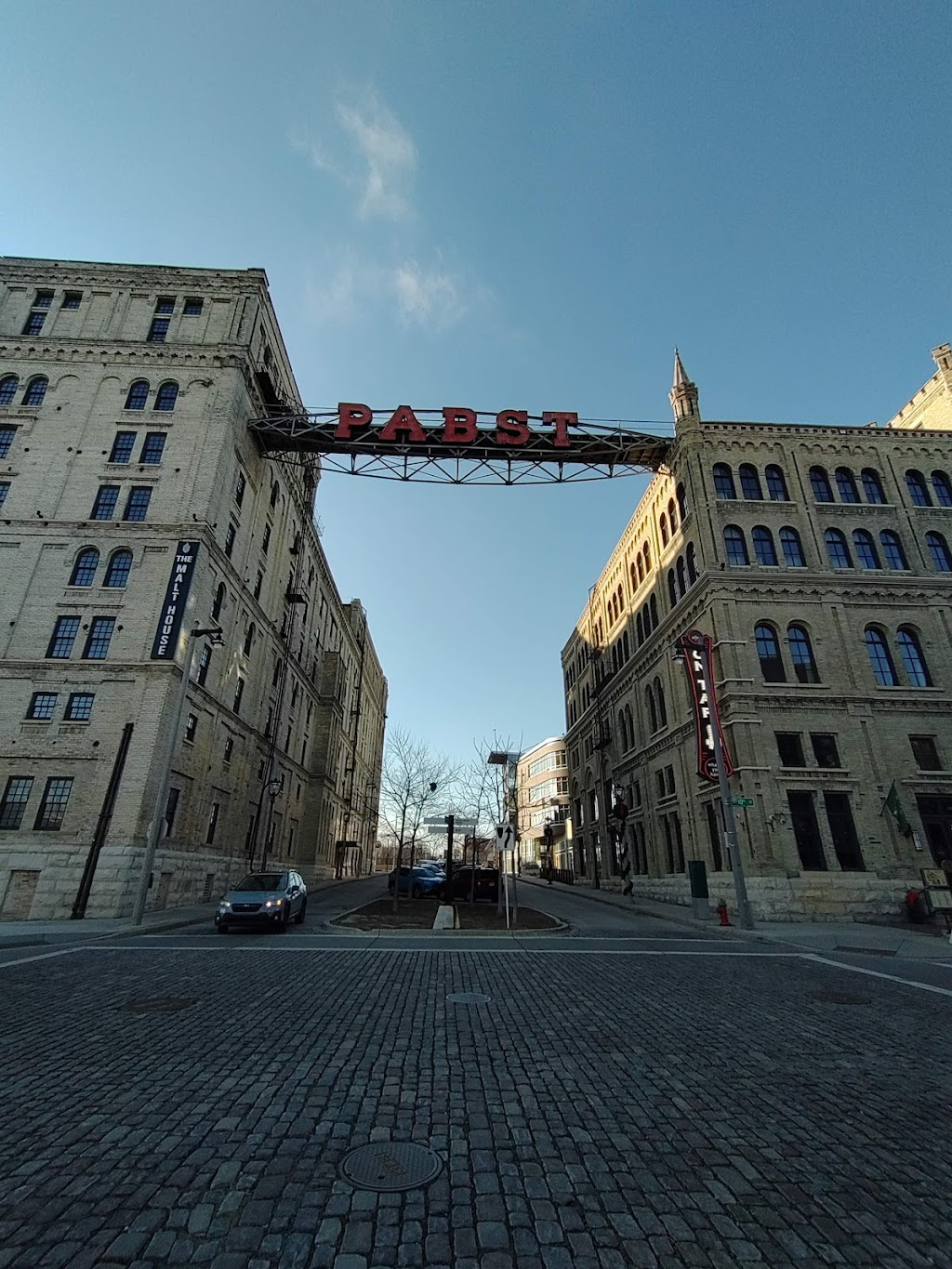 Best Place at the Historic Pabst Brewery | restaurant | 917 W Juneau Ave, Milwaukee, WI 53233, USA | 4146301609 OR +1 414-630-1609