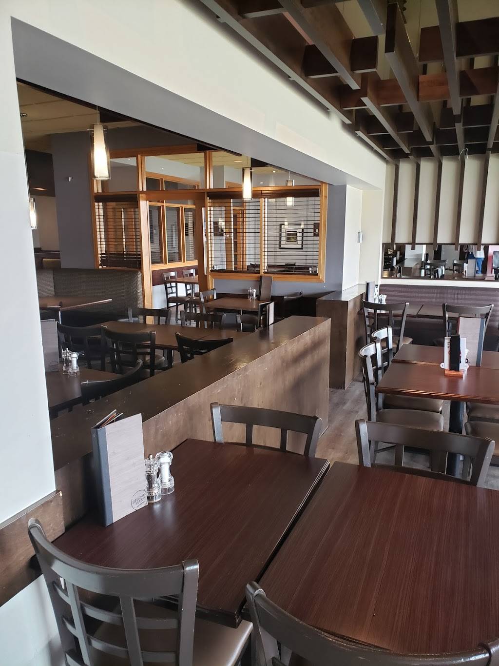 Rôtisserie St-Hubert | restaurant | 203 Boulevard Frontenac O, Thetford Mines, QC G6G 6K2, Canada | 4183357557 OR +1 418-335-7557