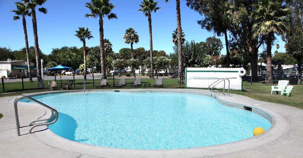 Lighthouse Marina & Resort | restaurant | 151 Brannan Island Rd, Isleton, CA 95641, USA | 9167775511 OR +1 916-777-5511