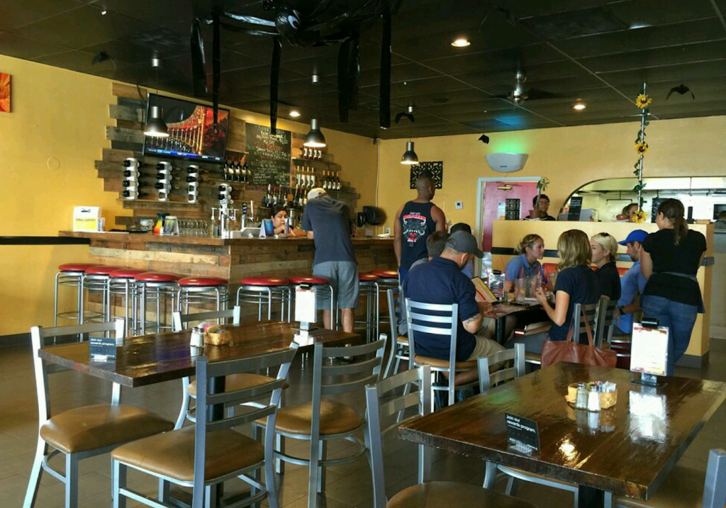 Maggies Cafe | restaurant | 3232 Greyling Dr, San Diego, CA 92123, USA | 8584306755 OR +1 858-430-6755