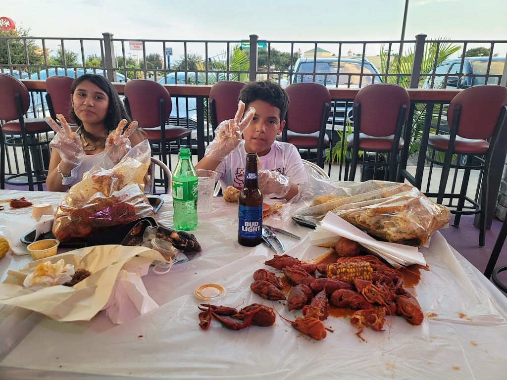 LA Crawfish Laredo | restaurant | 7510 McPherson Rd Ste 106, Laredo, TX 78041, USA | 9565685640 OR +1 956-568-5640