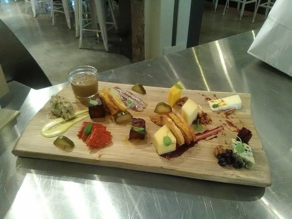 Stitch House Brewery | restaurant | 829 N Market St, Wilmington, DE 19801, USA | 3022504280 OR +1 302-250-4280