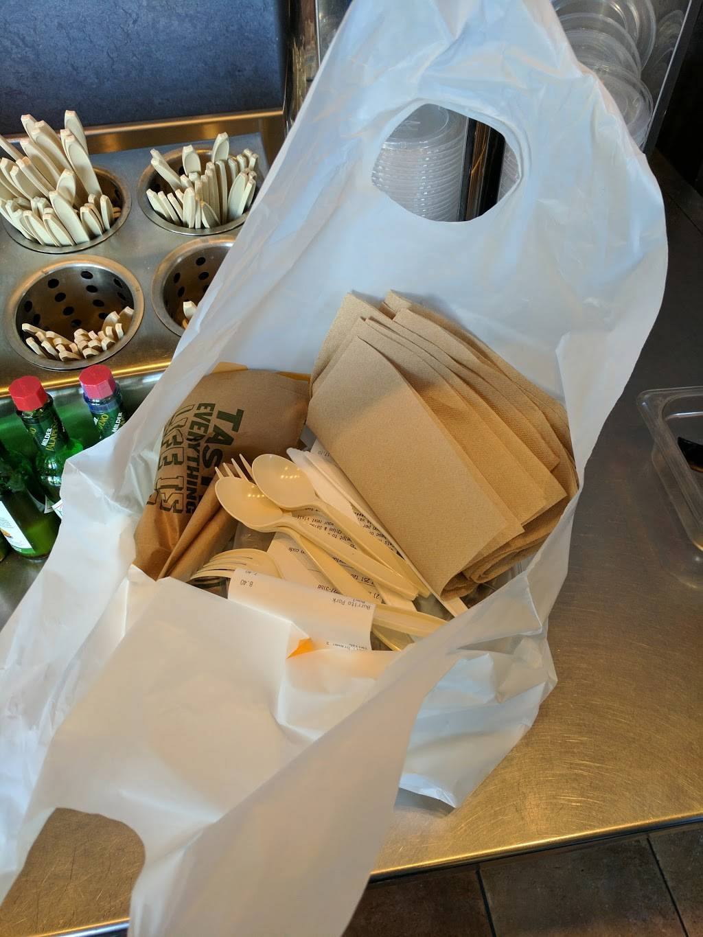 QDOBA Mexican Eats | restaurant | 301 S Bryant Ave, Edmond, OK 73034, USA | 4055135200 OR +1 405-513-5200