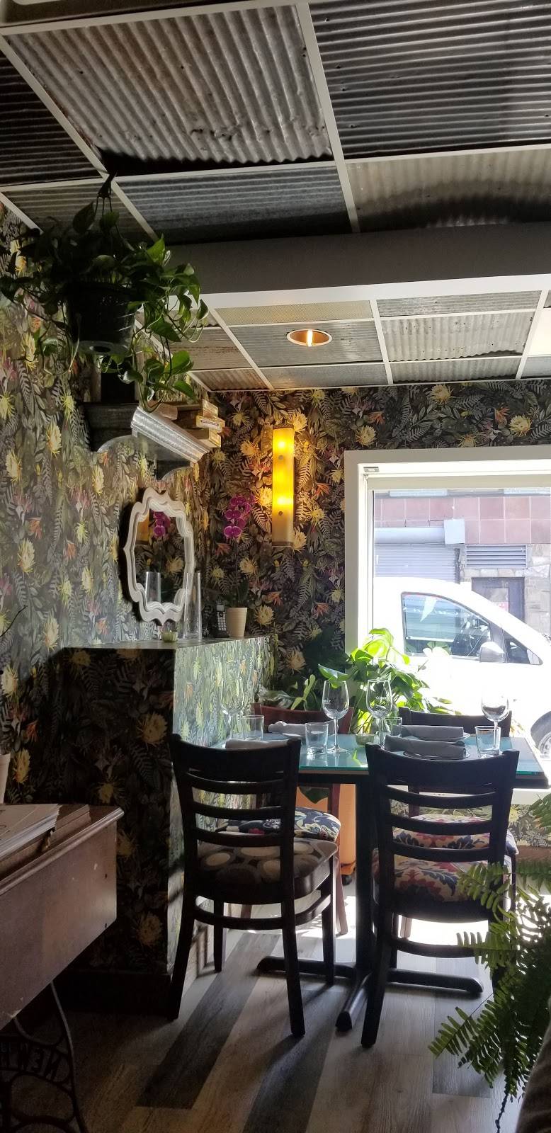 Cubanos Restaurant | restaurant | 4907 Cordell Ave, Bethesda, MD 20814, USA | 3013477952 OR +1 301-347-7952