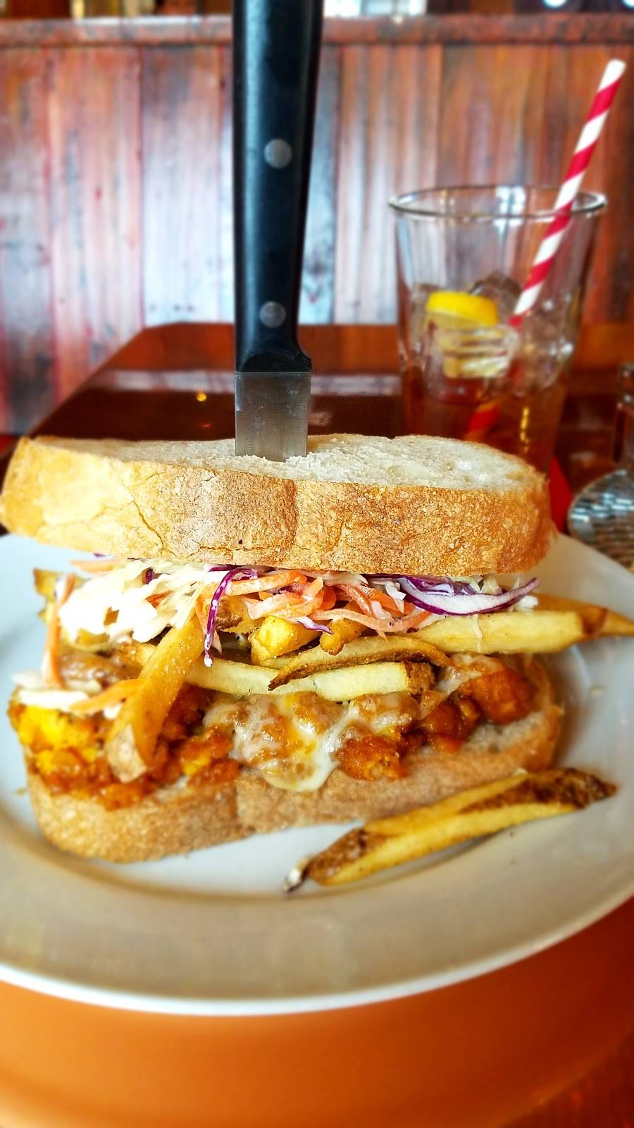 The Courthouse Inn & Restaurant | restaurant | 116 W Lincoln Way, Lisbon, OH 44432, USA | 3308704216 OR +1 330-870-4216