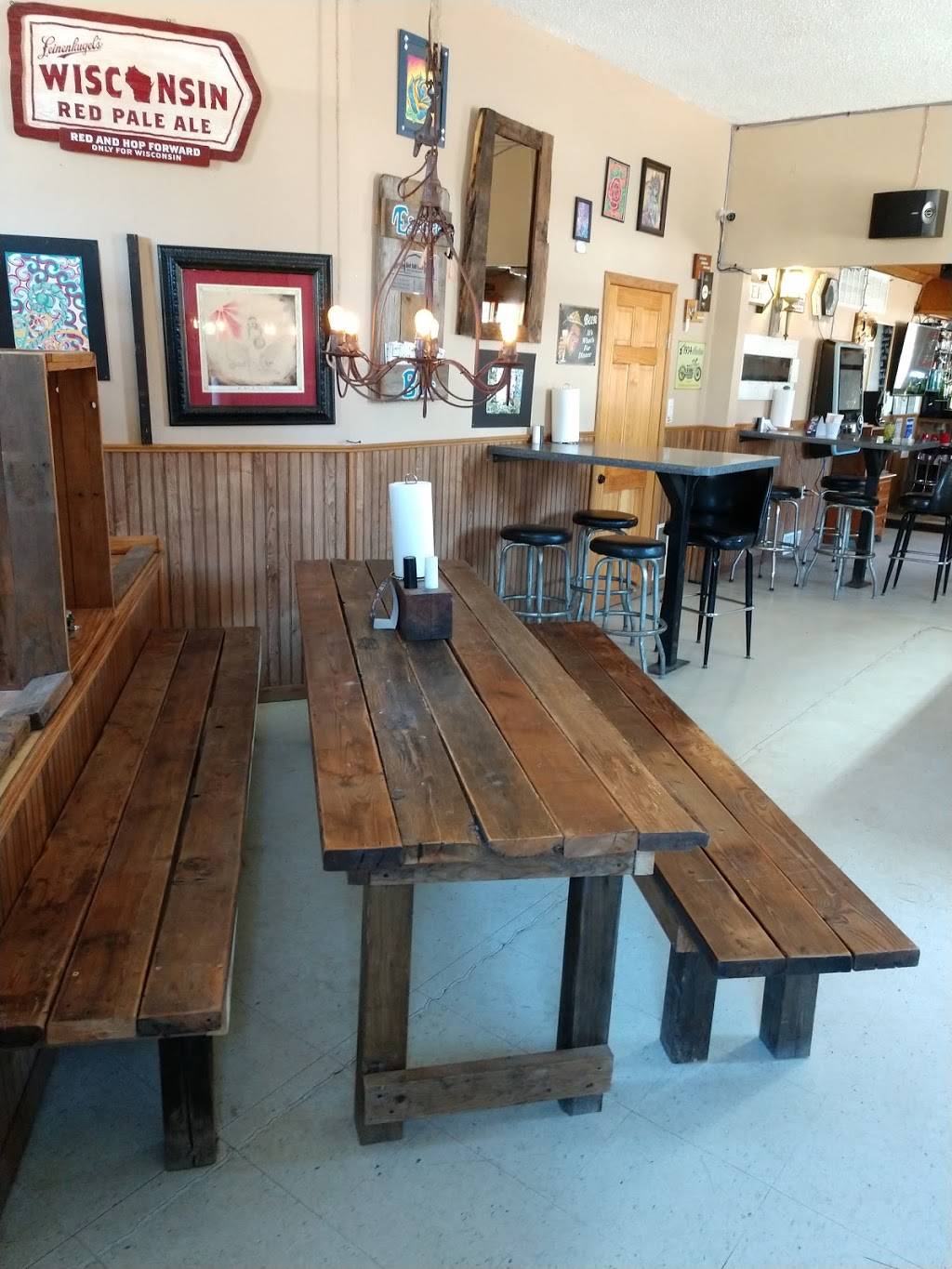 Escape on 2nd Ave | restaurant | 157 2nd Ave, Clayton, WI 54004, USA | 7152632040 OR +1 715-263-2040