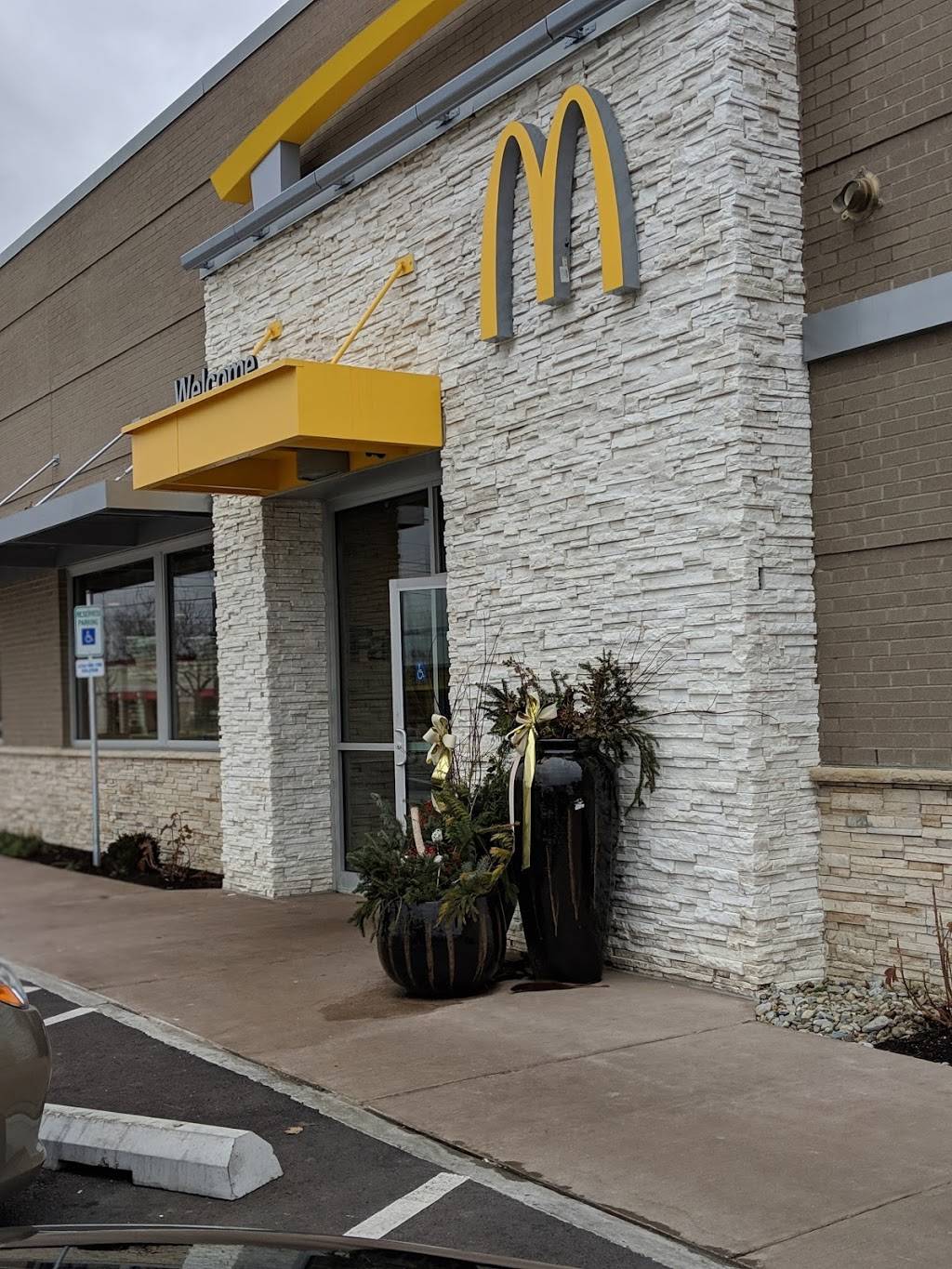 McDonalds | cafe | 563 Nilles Rd, Fairfield, OH 45014, USA | 5138296008 OR +1 513-829-6008