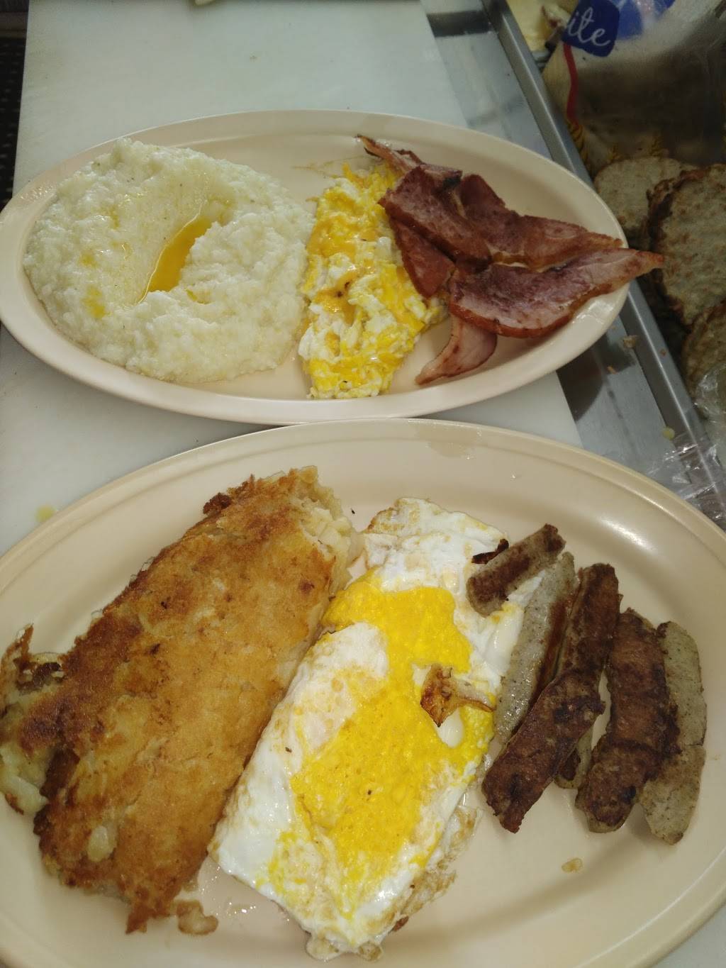 Feed Bag Carry-Out | restaurant | 3718 Old Silver Hill Rd, Suitland, MD 20746, USA | 3014235655 OR +1 301-423-5655