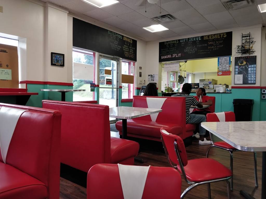 Lock & Dam Dog Shop | restaurant | 7331 Butler St, Pittsburgh, PA 15206, USA | 4123631919 OR +1 412-363-1919