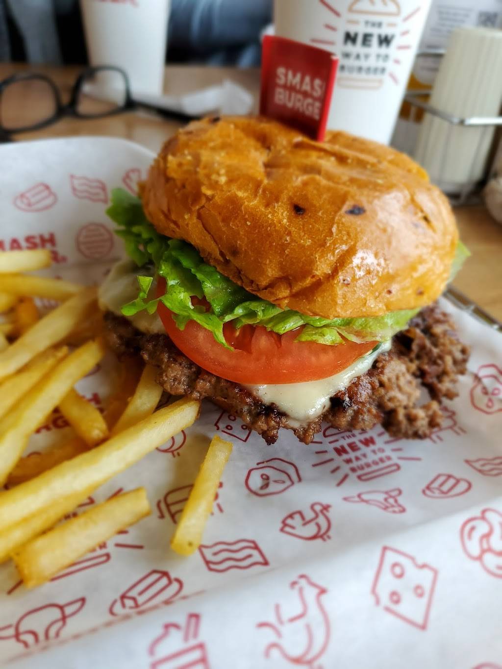 Smashburger | restaurant | Crossways Shopping Center, 1412 Greenbrier Pkwy unit 138, Chesapeake, VA 23320, USA | 7573513792 OR +1 757-351-3792
