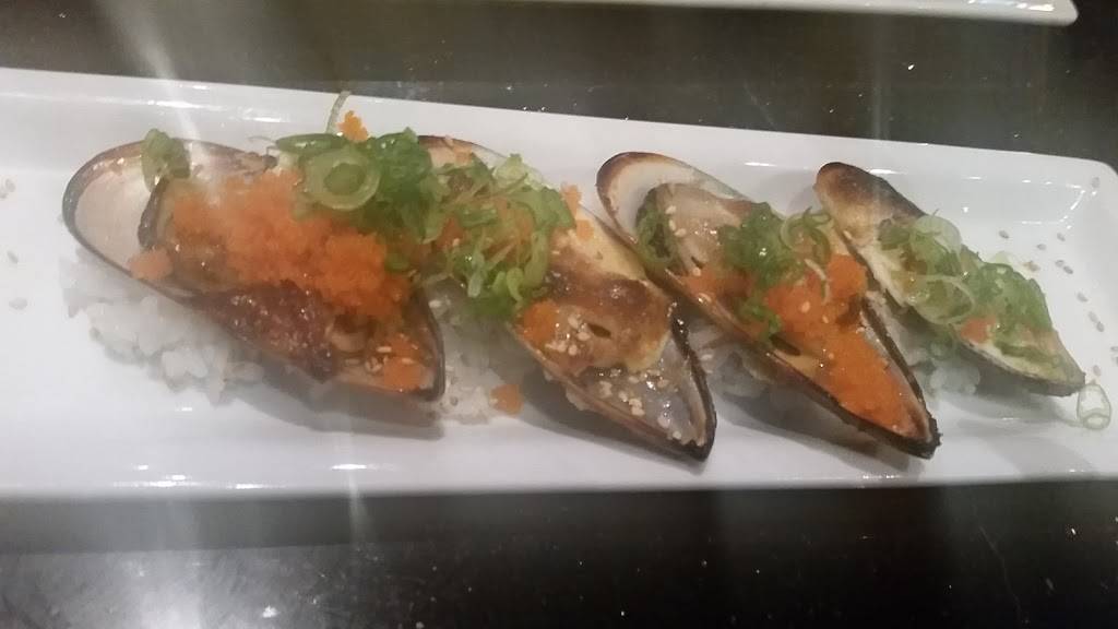 Sushi California | restaurant | 26921 Sierra Hwy, Newhall, CA 91321, USA | 6612513700 OR +1 661-251-3700