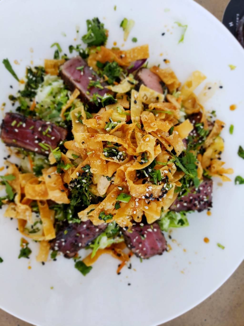 Houlihans | restaurant | Breton Village, 1968 Breton Rd SE, Grand Rapids, MI 49506, USA | 6169571683 OR +1 616-957-1683