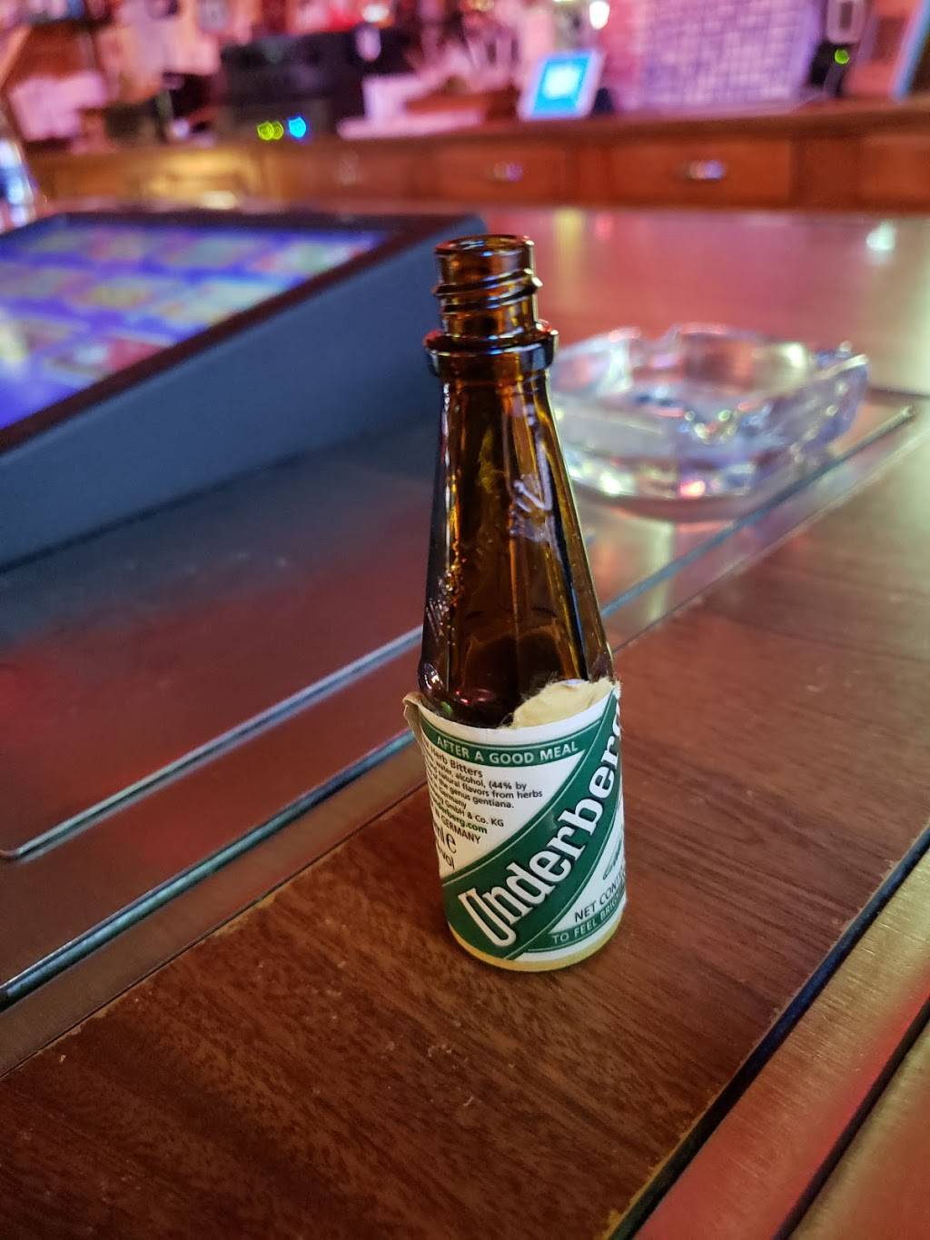 Luckes Saloon | restaurant | 1455 S Wells Ave, Reno, NV 89502, United States | 7753249432 OR +1 775-324-9432