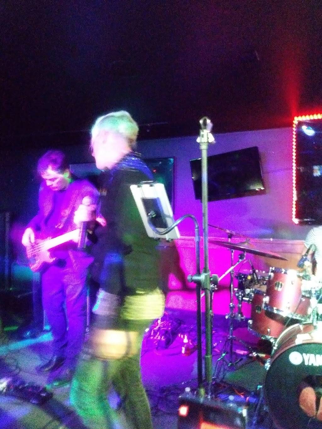 Zona Cero, La Casa Del Rock en Español | restaurant | 8980 Federal Blvd, Federal Heights, CO 80260, USA | 7202979510 OR +1 720-297-9510