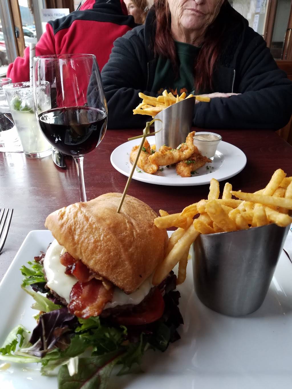 Bar of America | restaurant | 10040 Donner Pass Rd, Truckee, CA 96161, USA | 5305872626 OR +1 530-587-2626