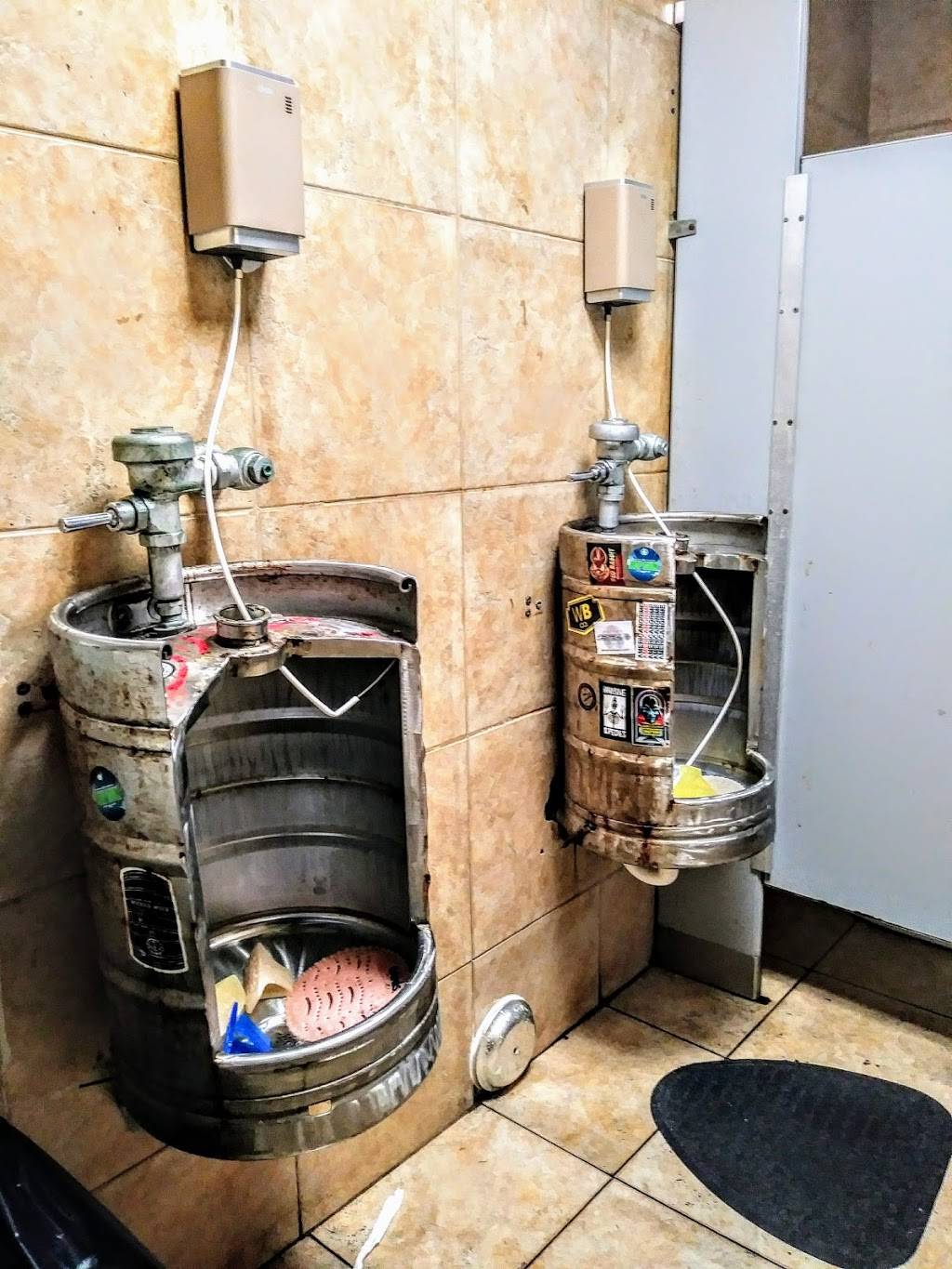 Billys Pub Too | restaurant | 732 NE 125th St, North Miami, FL 33161, USA | 3058999986 OR +1 305-899-9986