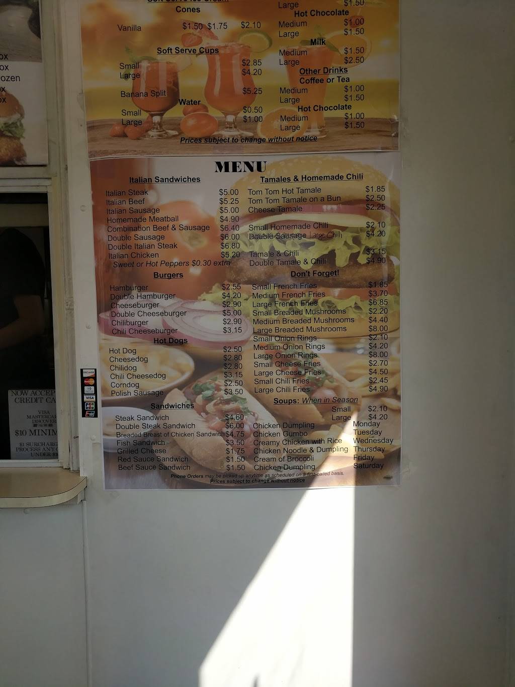 Parisis Drive-In | restaurant | 6216 W 63rd St, Chicago, IL 60638, USA | 7735865611 OR +1 773-586-5611