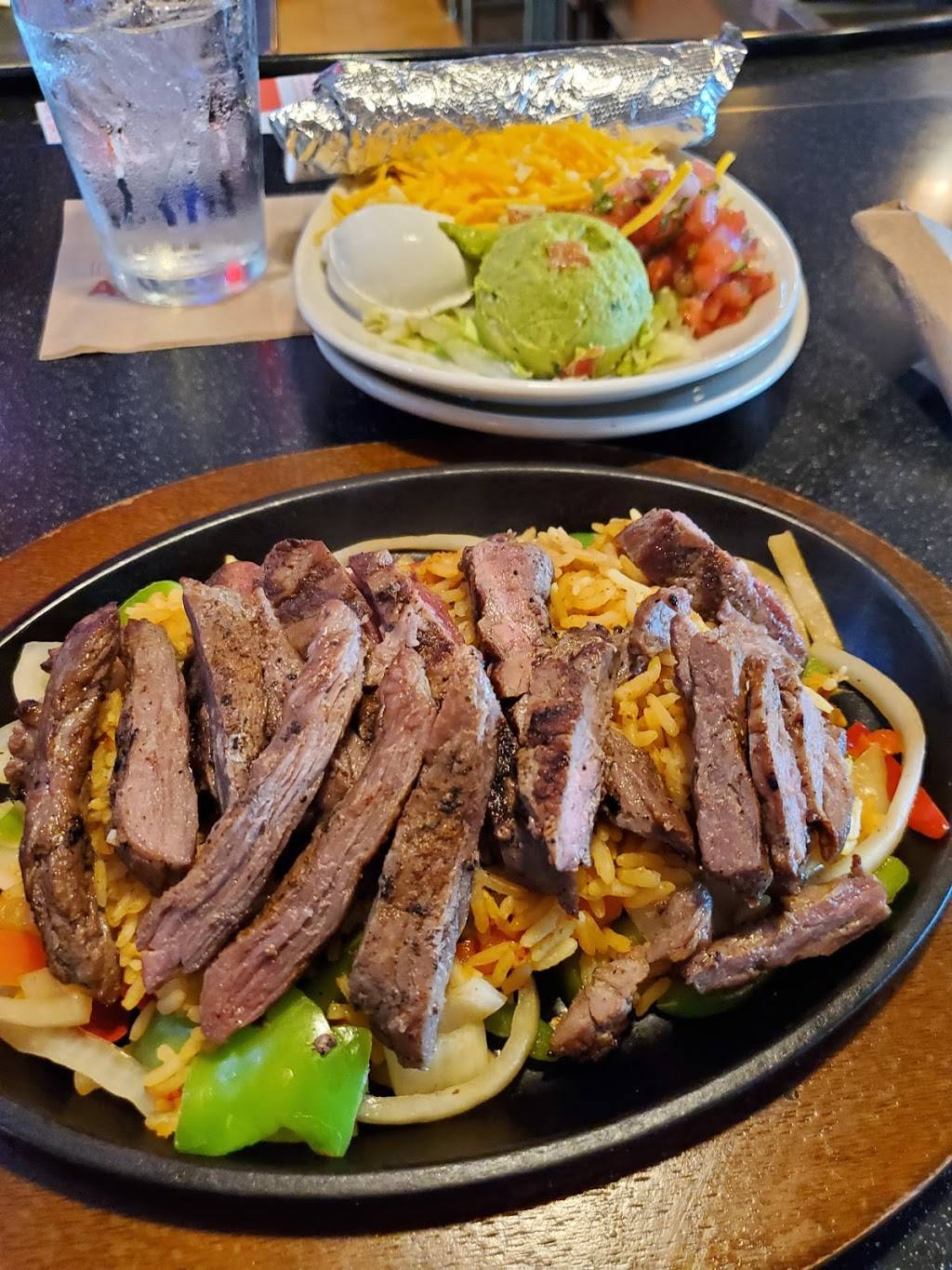 Applebees Grill + Bar | restaurant | 213 Paine Turnpike N, Berlin, VT 05602, USA | 8022292223 OR +1 802-229-2223