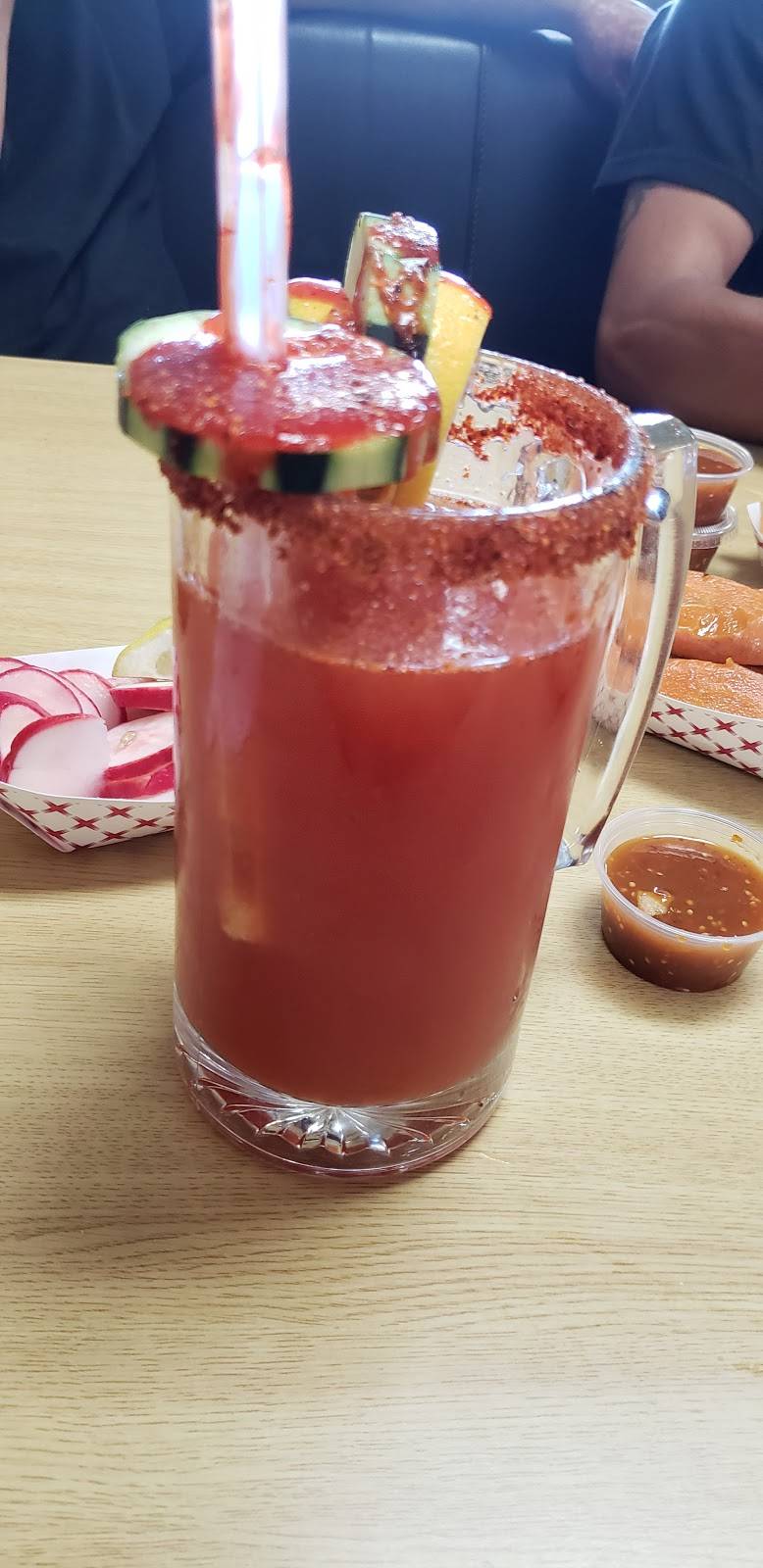 Taqueria El Tapatio | restaurant | 2420 Saviers Rd, Oxnard, CA 93033, USA | 8053859530 OR +1 805-385-9530