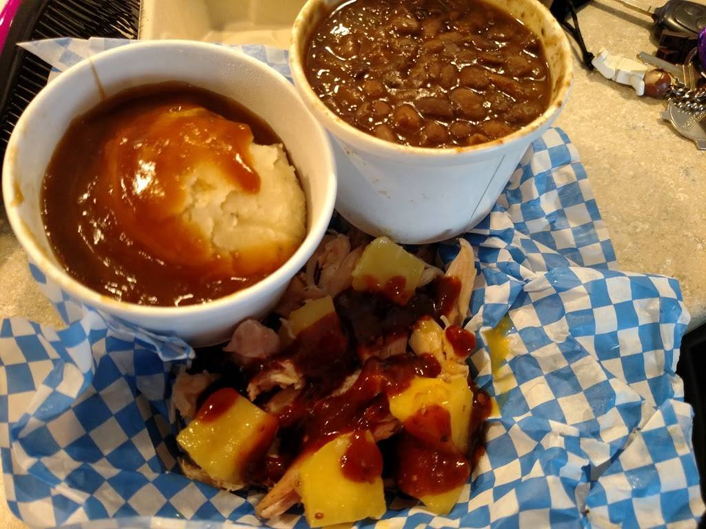 Blue Barn BBQ | restaurant | 4318, 623 E 18th St, Cedar Falls, IA 50613, USA | 3192147436 OR +1 319-214-7436