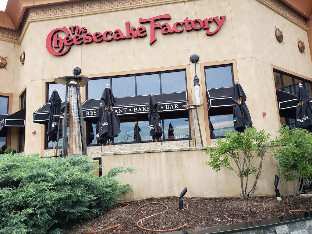 The Cheesecake Factory | restaurant | 201 Morrell Rd, Knoxville, TN 37919, USA | 8656707443 OR +1 865-670-7443