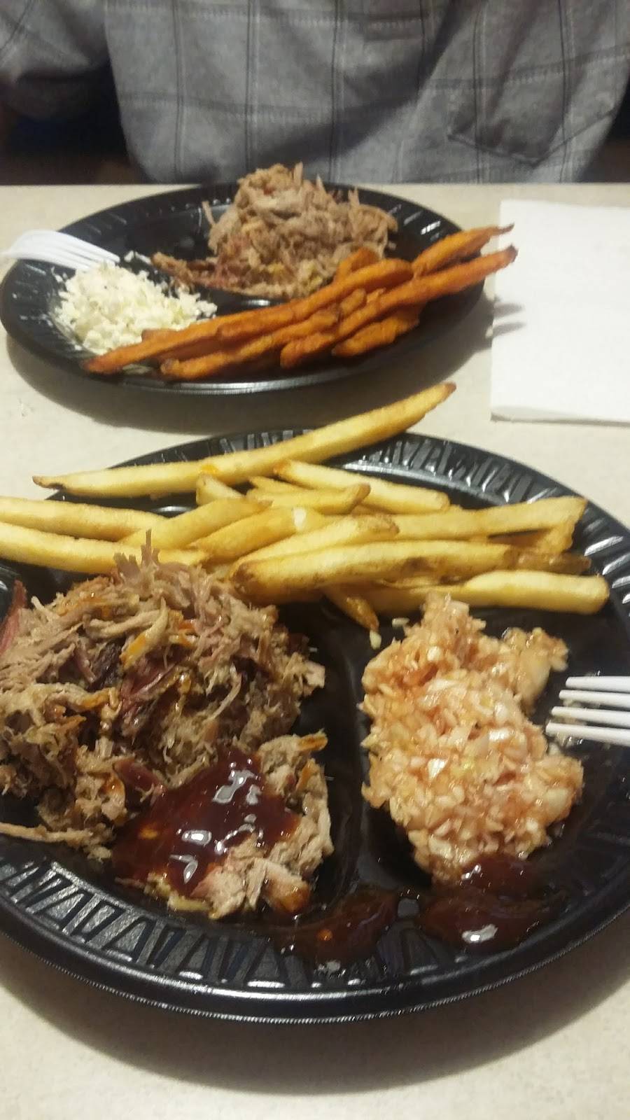 BBQ House | restaurant | 5227, 5002 E Oak Island Dr, Oak Island, NC 28465, USA | 9102011001 OR +1 910-201-1001