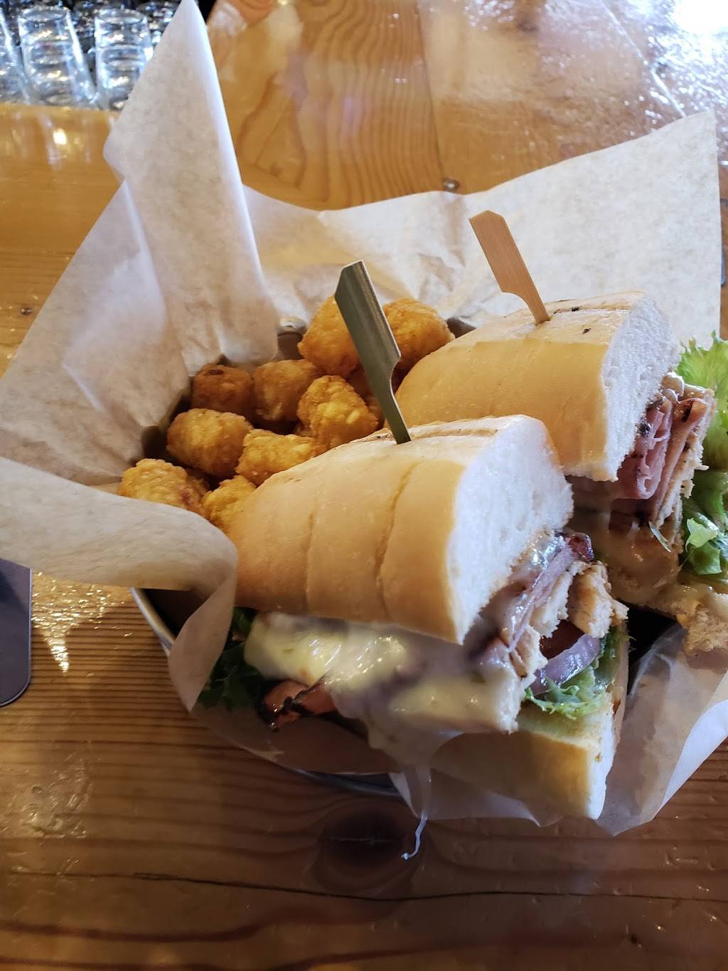 The Twisted Pig | restaurant | 2717 Coffee Rd, Modesto, CA 95355, USA | 2092487243 OR +1 209-248-7243