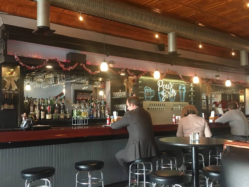Pour Girls | restaurant | 17 E Queens Way, Hampton, VA 23669, USA | 7572245829 OR +1 757-224-5829