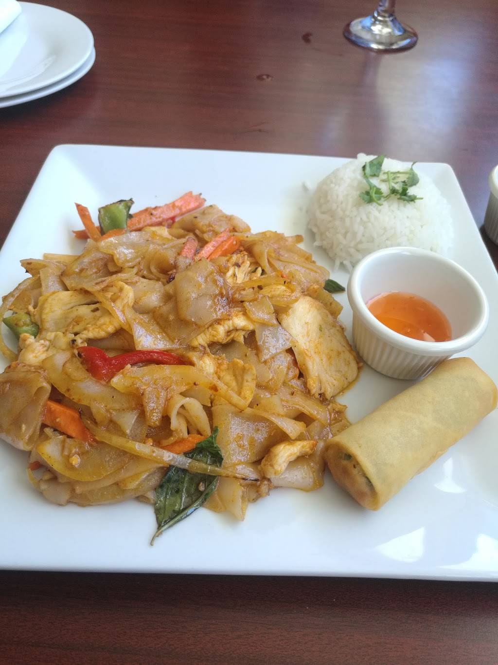Kinaly Thai Restaurant | restaurant | 3036, 1220 E Mission Rd, San Marcos, CA 92069, USA | 7604809113 OR +1 760-480-9113