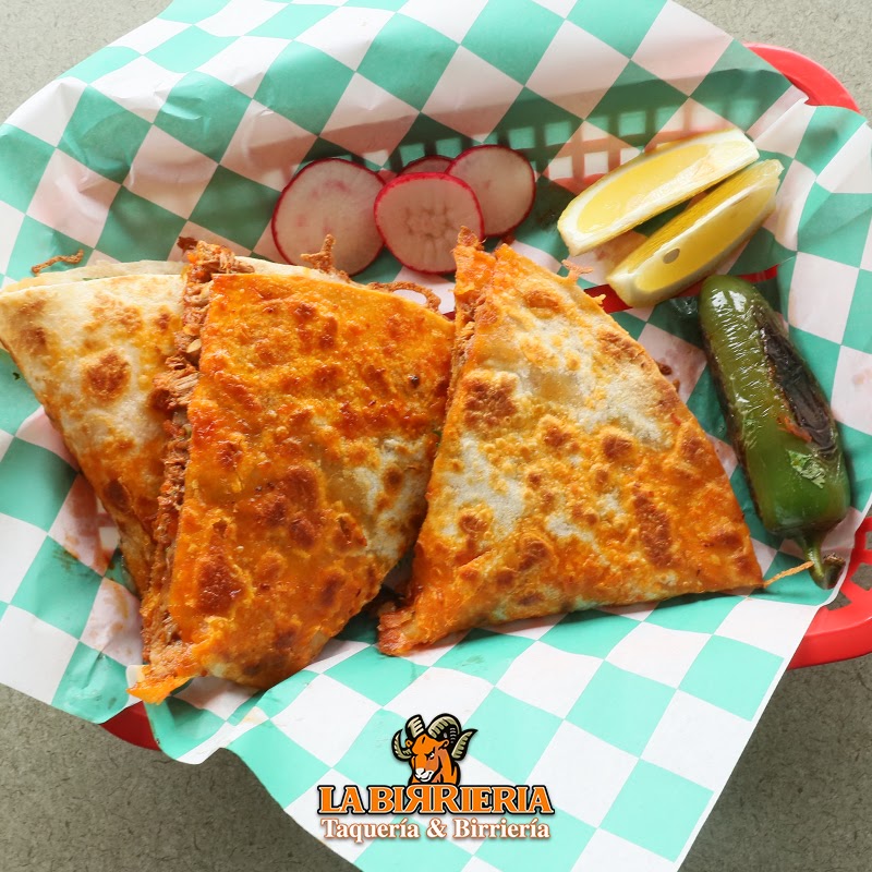 La Birrieria | restaurant | 11211 Perrin Beitel, San Antonio, TX 78217, USA | 2108881825 OR +1 210-888-1825