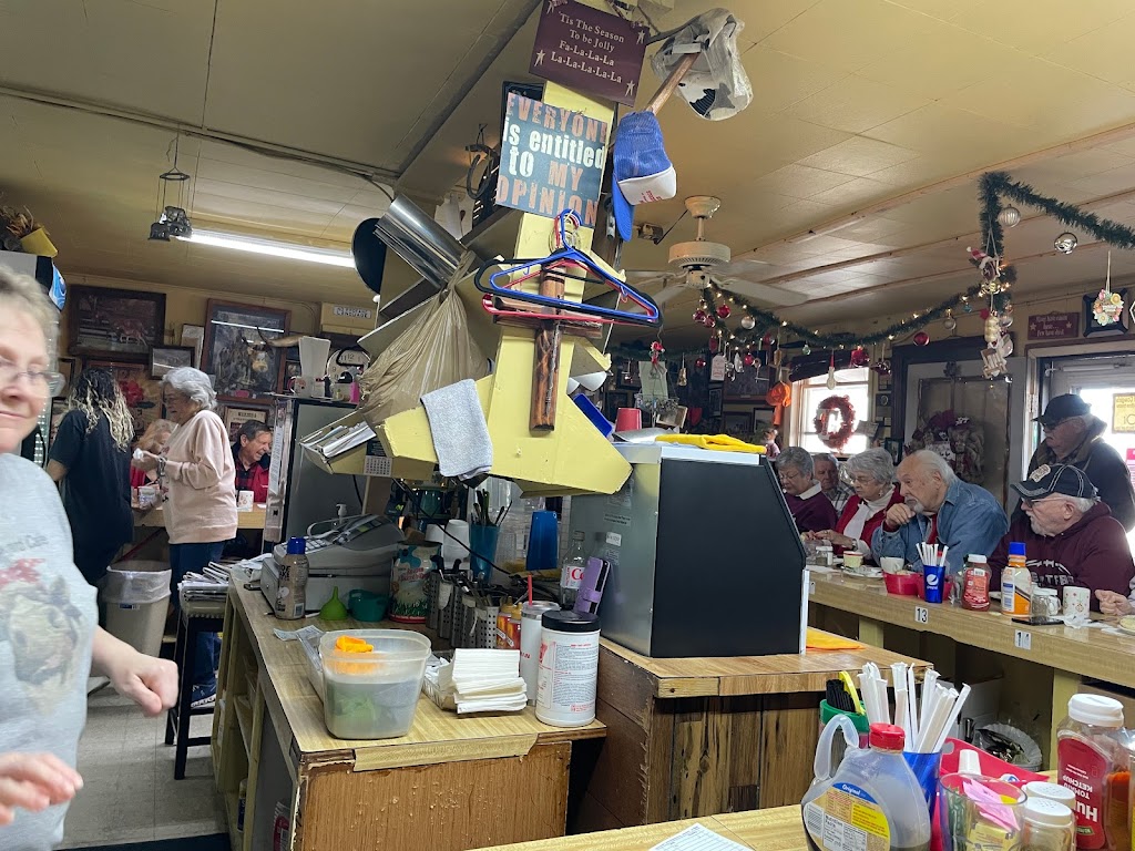 Bettys Stockyard Cafe | cafe | 2000 N John B Dennis Hwy, Kingsport, TN 37660, USA | 4233783227 OR +1 423-378-3227