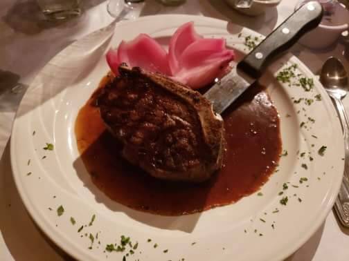 Ginos Steakhouse | restaurant | 600 E Lincoln Hwy, Merrillville, IN 46410, USA | 2197694466 OR +1 219-769-4466