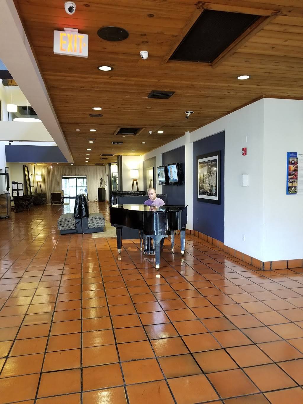 Shulas 2 Steak & Sports | restaurant | 6842 Main St, Miami Lakes, FL 33014, USA | 3058208047 OR +1 305-820-8047