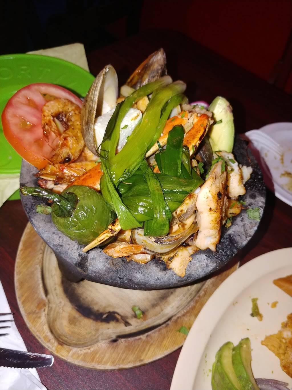 Los Molcajetes | restaurant | 1553 N Eastern Ave, Las Vegas, NV 89101, USA | 7026337595 OR +1 702-633-7595