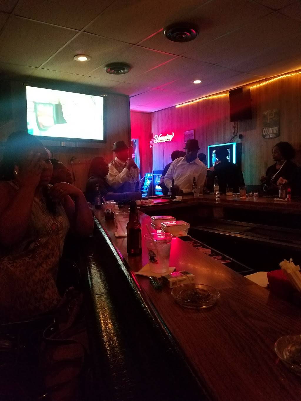 Tug Boats | restaurant | 105 West St, East Pittsburgh, PA 15112, USA | 4128291992 OR +1 412-829-1992