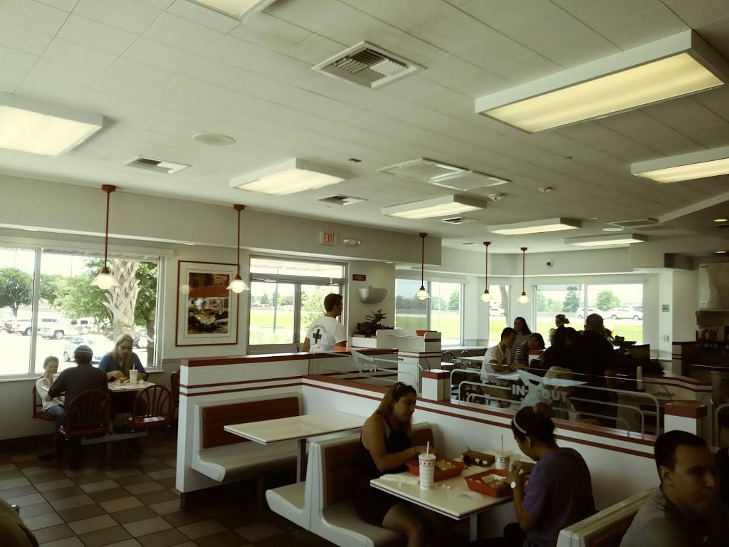 In-N-Out Burger | restaurant | 1075 Interstate 20 W, Arlington, TX 76017, USA | 8007861000 OR +1 800-786-1000