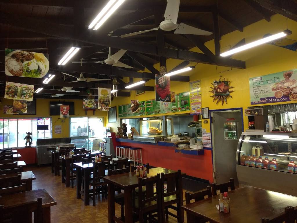 Carnitas y Mariscos Las Morelianas | restaurant | 2822 Imperial Ave, San Diego, CA 92102, USA | 6192396284 OR +1 619-239-6284