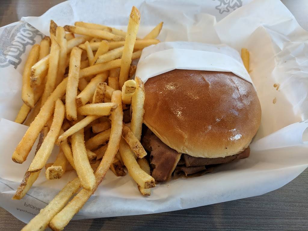 Hardees | restaurant | 7099 11th St N, Oakdale, MN 55128, USA | 6517319167 OR +1 651-731-9167