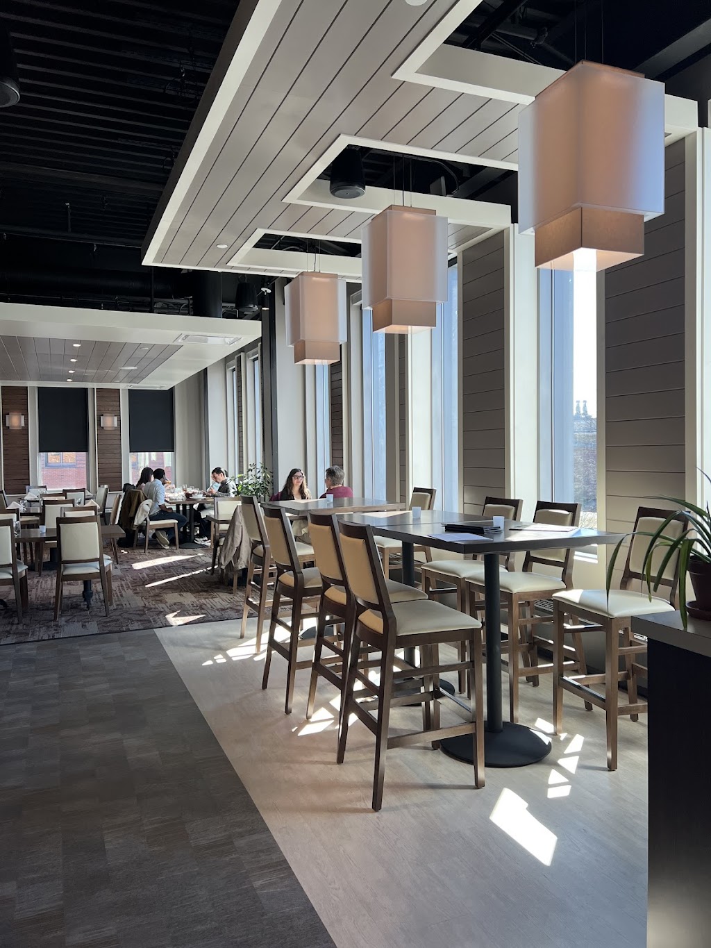 The Commonwealth Restaurant at UMass Amherst | restaurant | 667 N Pleasant St, Amherst, MA 01003, USA | 4135450255 OR +1 413-545-0255