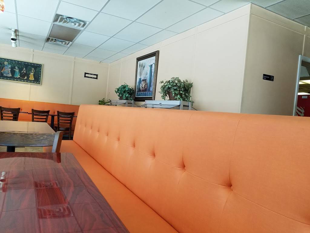 Reemas Indian Cuisine | restaurant | 607 S Illinois Ave, Carbondale, IL 62901, USA | 6184576666 OR +1 618-457-6666